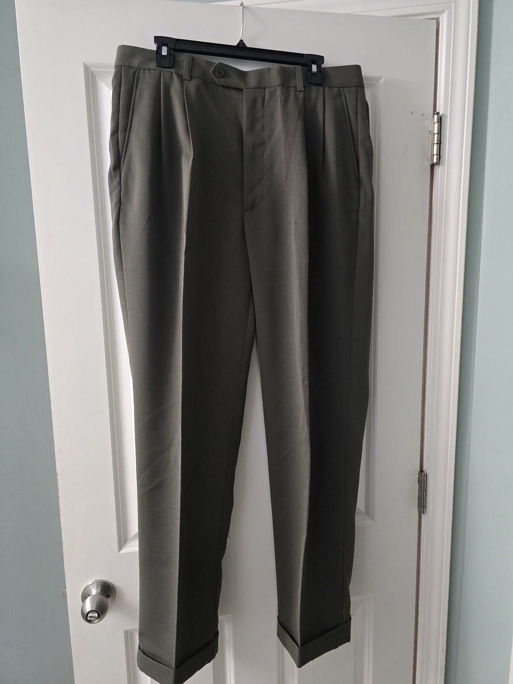 Pronto Uomo Classic Pleated Men’s Pants in Olive